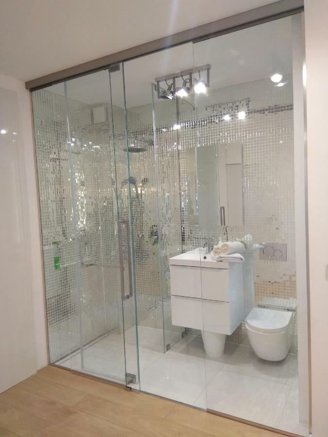 Luxury Apartment With Own Parking ホジューフ エクステリア 写真