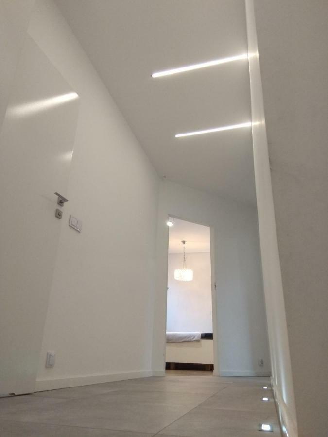 Luxury Apartment With Own Parking ホジューフ エクステリア 写真