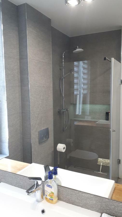 Luxury Apartment With Own Parking ホジューフ エクステリア 写真