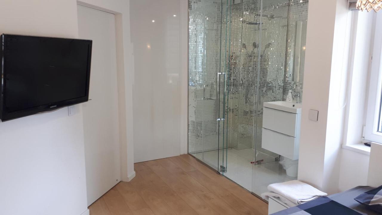 Luxury Apartment With Own Parking ホジューフ エクステリア 写真